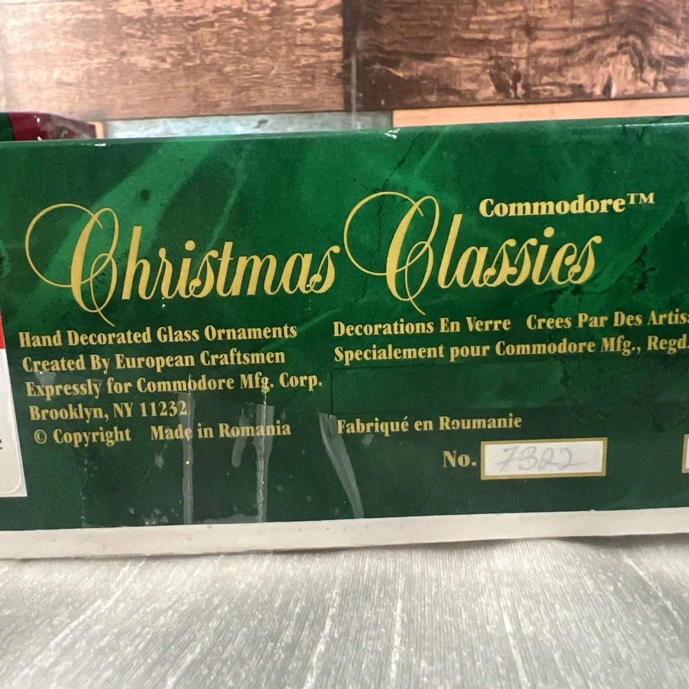 VTG- 2003 Commodore Christmas Classics Hand Decorated Glass Ornaments‎ Set Of 4